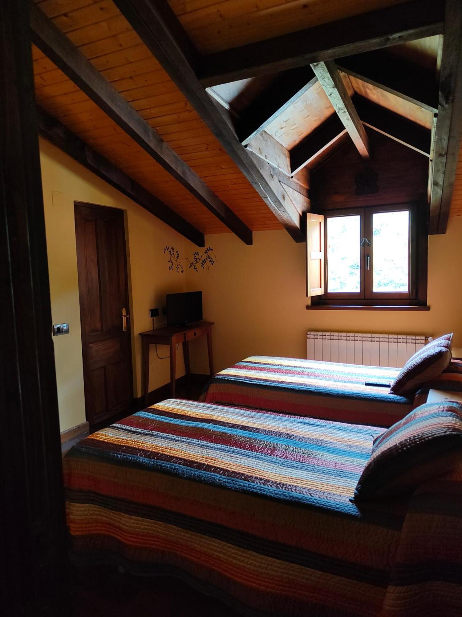 Hotel Dona Gaudiosa Pola de Lena Exteriér fotografie